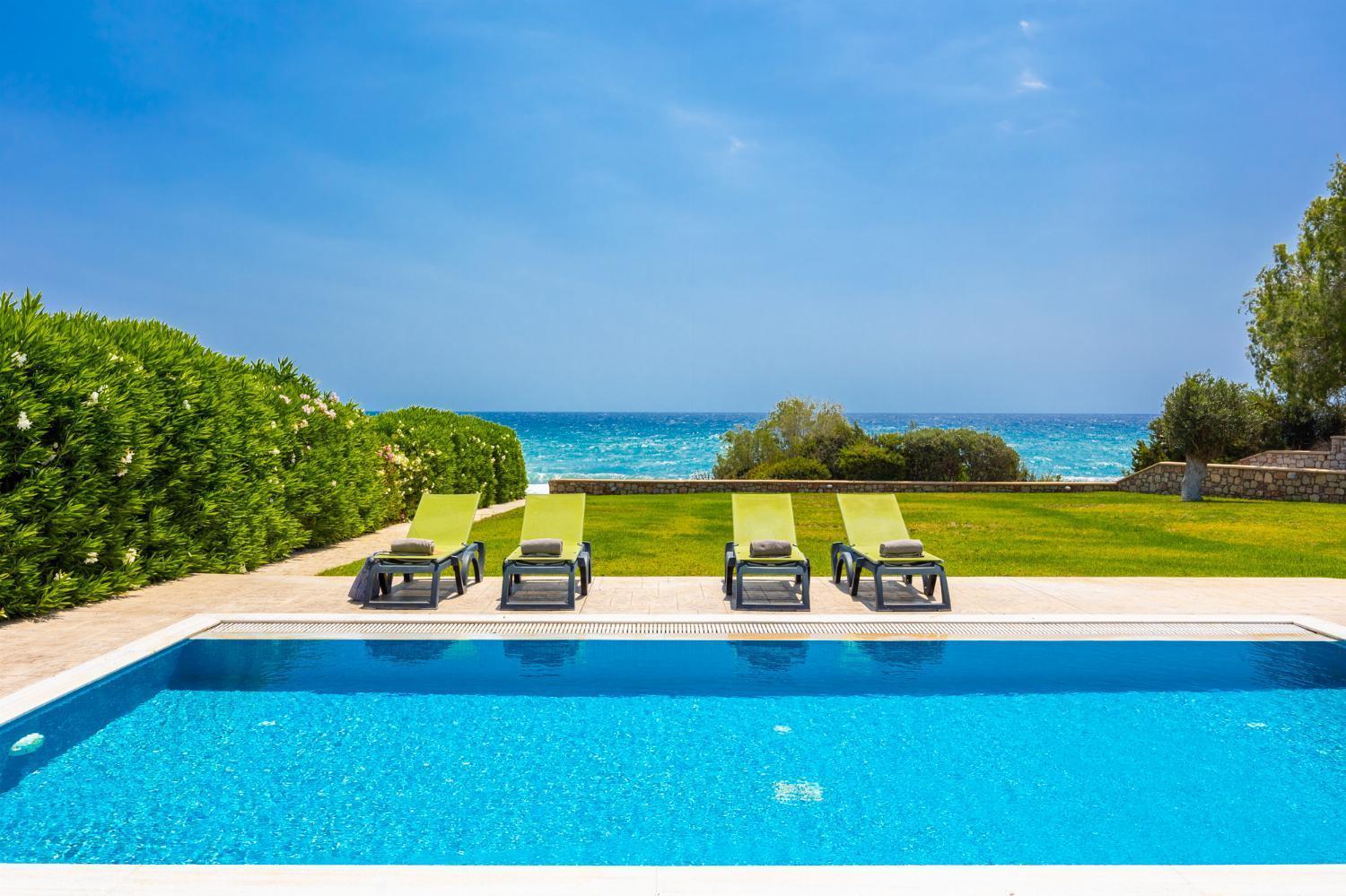 Dionysos Villa Lakhania